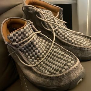 Worn once. Twisted X